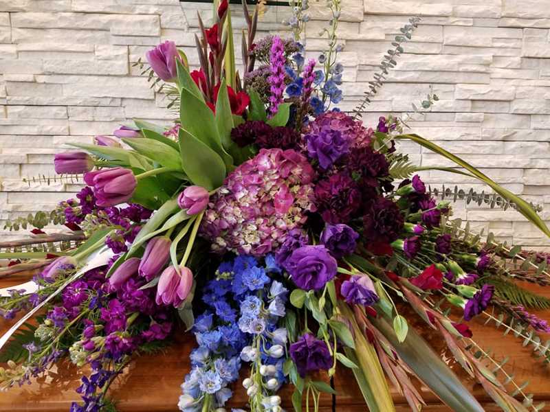 Purple Garden Casktet Spray